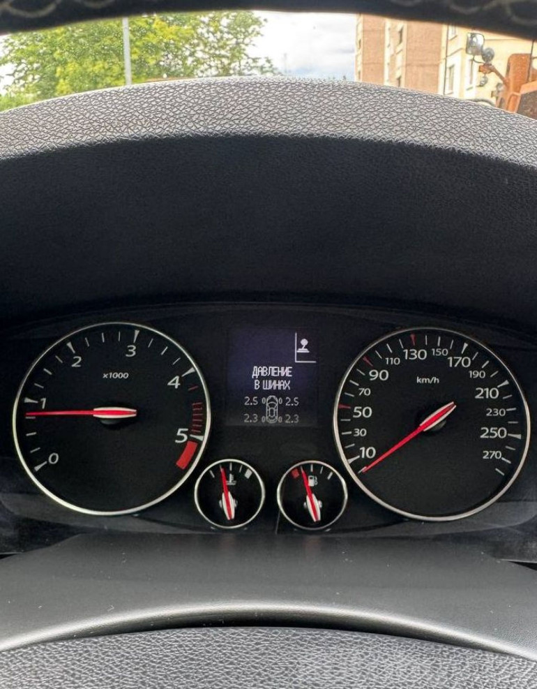 Renault Laguna 3 поколение [рестайлинг], 2010 года
