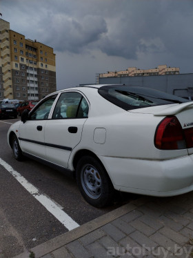 Mitsubishi Carisma