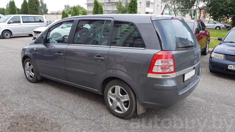 Opel Zafira 2 поколение (B) [рестайлинг], 2011 года