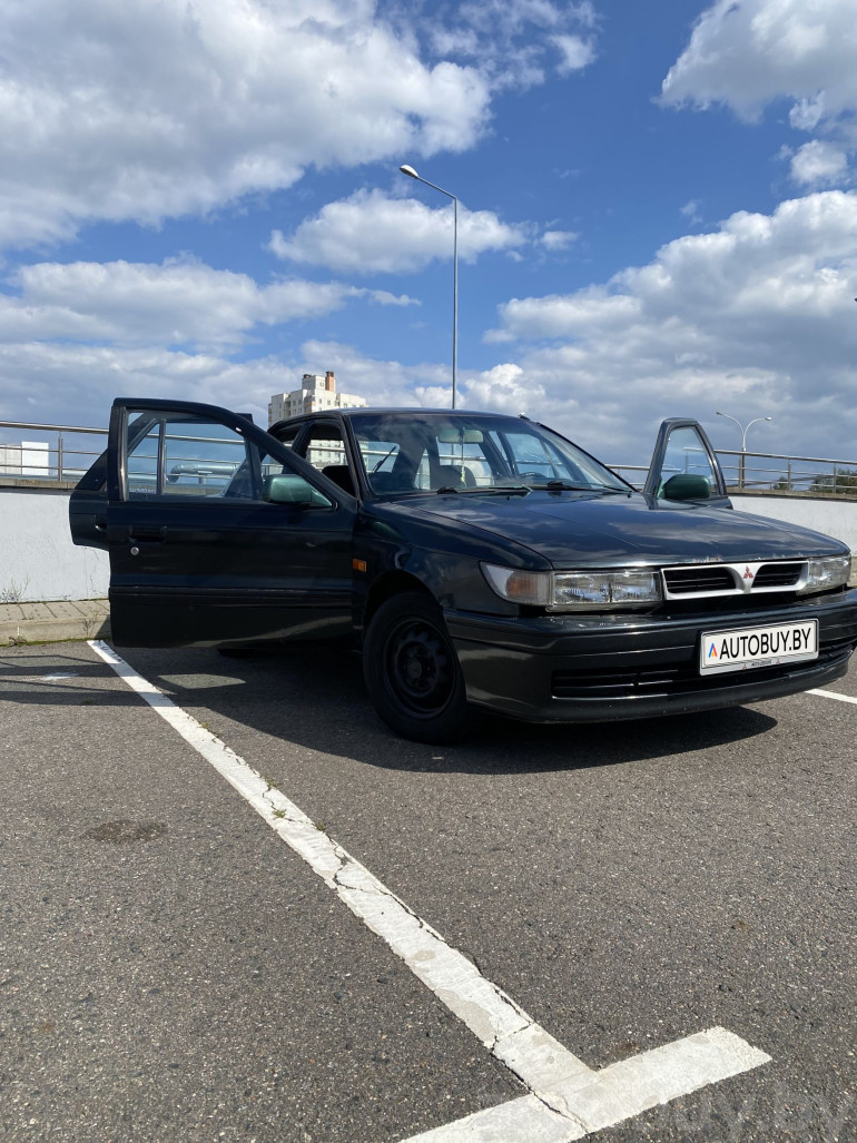 Mitsubishi Lancer 5 поколение, 1993 года