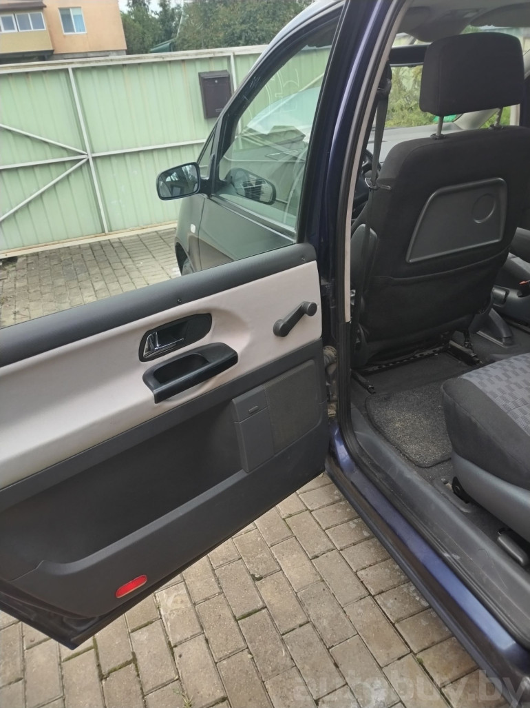 SEAT Alhambra 1 поколение [рестайлинг], 2000 года