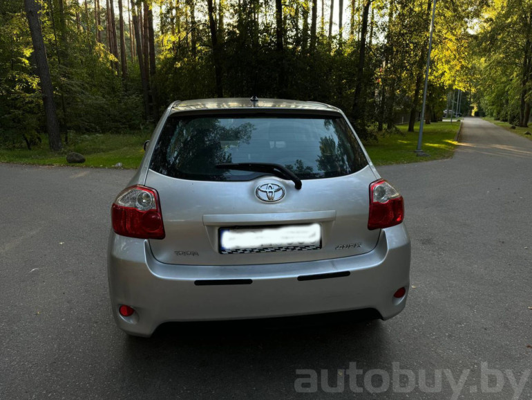 Toyota Auris 1 поколение [рестайлинг], 2010 года