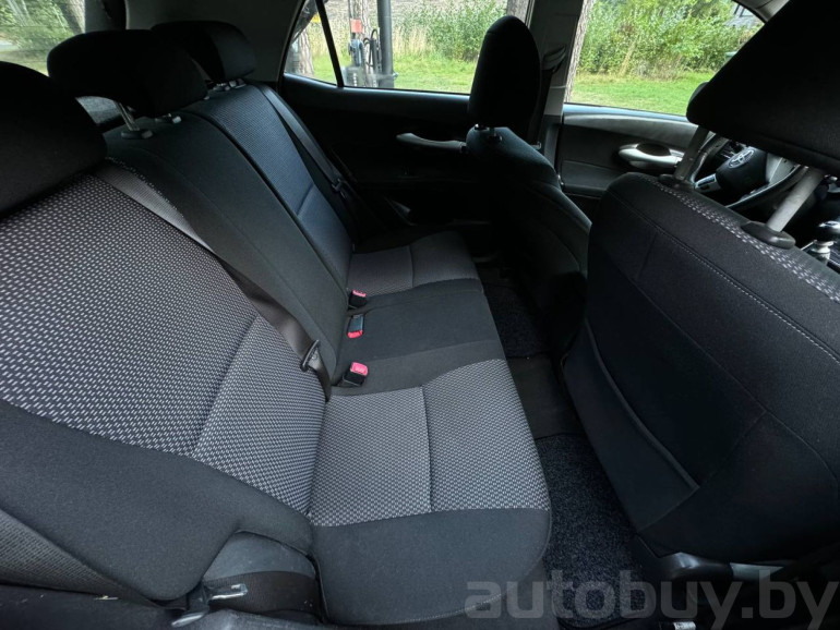 Toyota Auris 1 поколение [рестайлинг], 2010 года