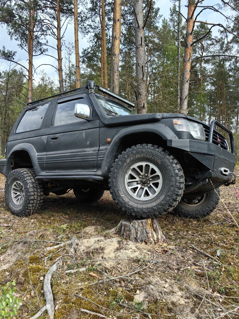 Mitsubishi Pajero 2 поколение, 1993 года