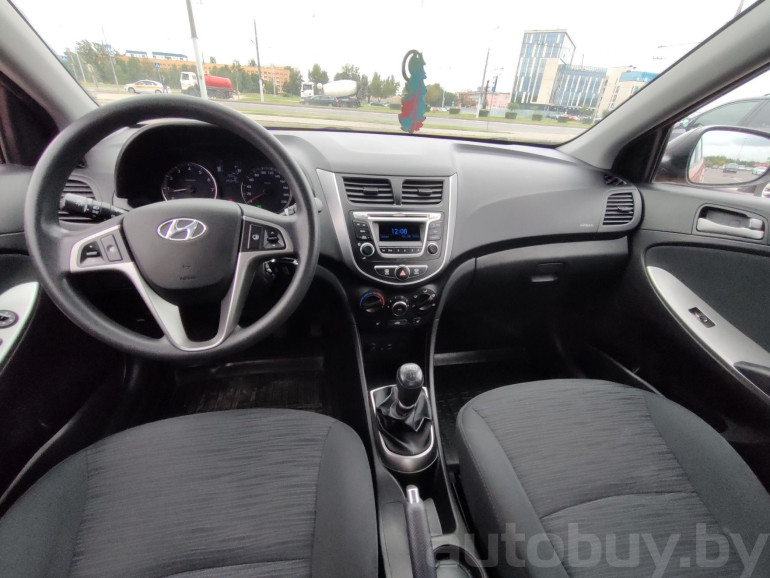 Hyundai Solaris 1 поколение [рестайлинг], 2015 года