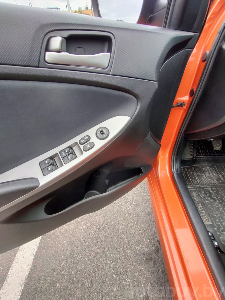 Hyundai Solaris 1 поколение [рестайлинг], 2015 года