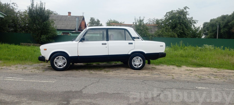 ВАЗ (Lada) 2107 1 поколение, 2004 года