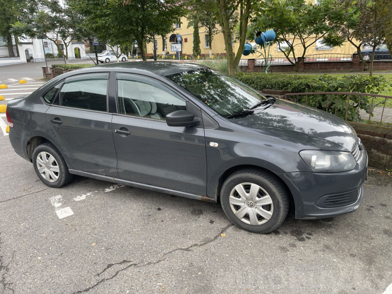 Volkswagen Polo 5 поколение, 2012 года