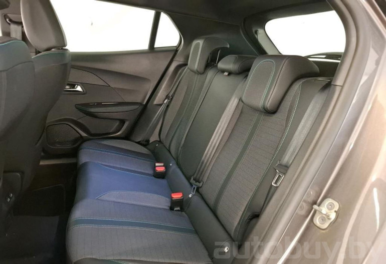 Peugeot 2008 2 поколение, 2022 года